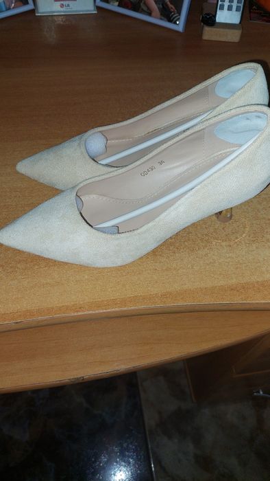 Pantofi de gala și sandale