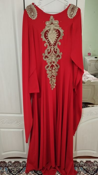 Shikarni  vecherni oqwom libosi