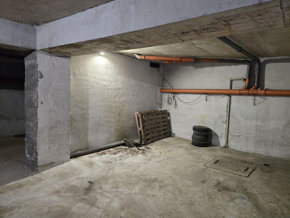 Подземен Гараж / Паркомясто