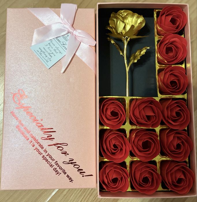 Cutie cadou cu trandafiri de sapun