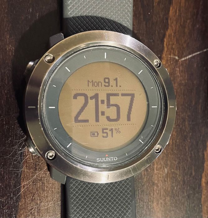 Часовник Suunto Traverse