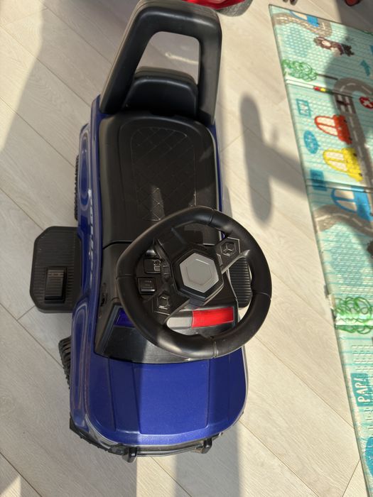 Продам электро-машинку детскую