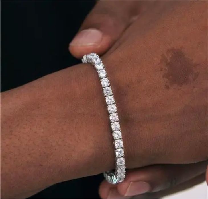 Браслет с бриллиантами (фианитами)