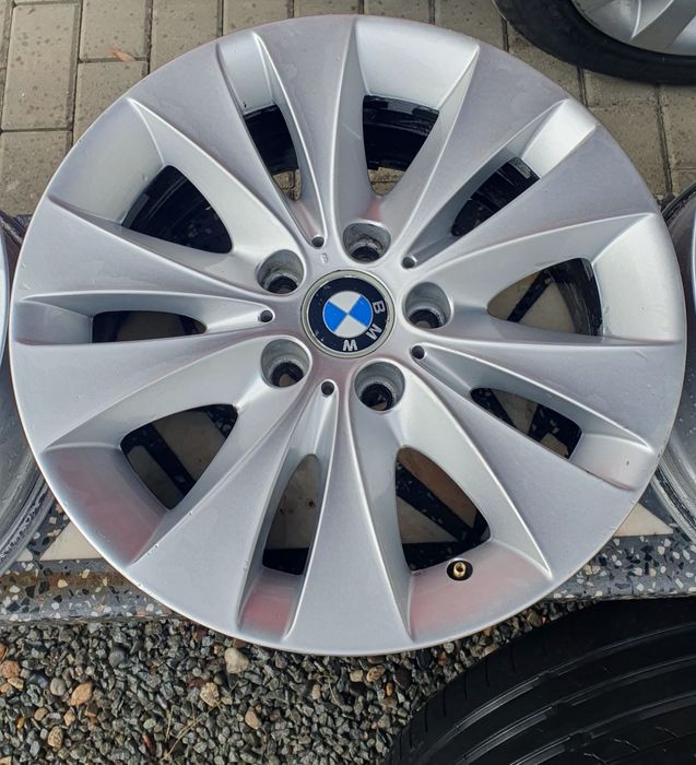 Jante BMW R17 cu două anvelope