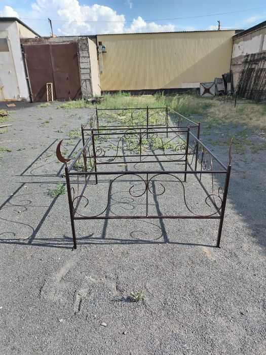 Оградки,калитки на зират