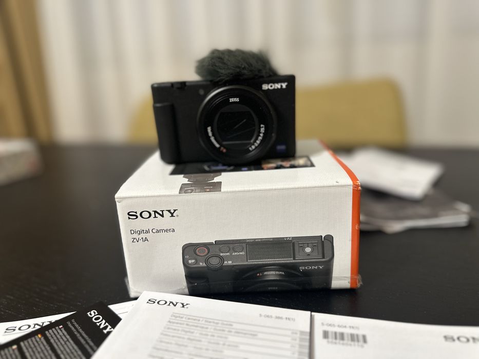 Sony ZV-1A + микрофон + карта + ПОДАРЪК светкавица Godox