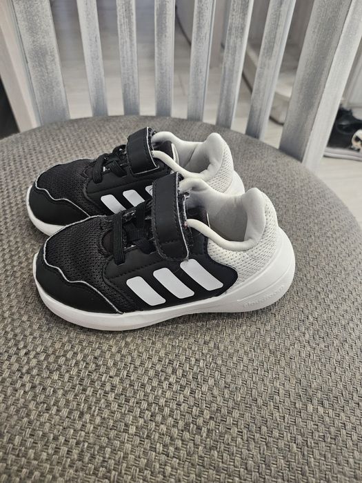 Детски маратонки Adidas за момче 23 номер