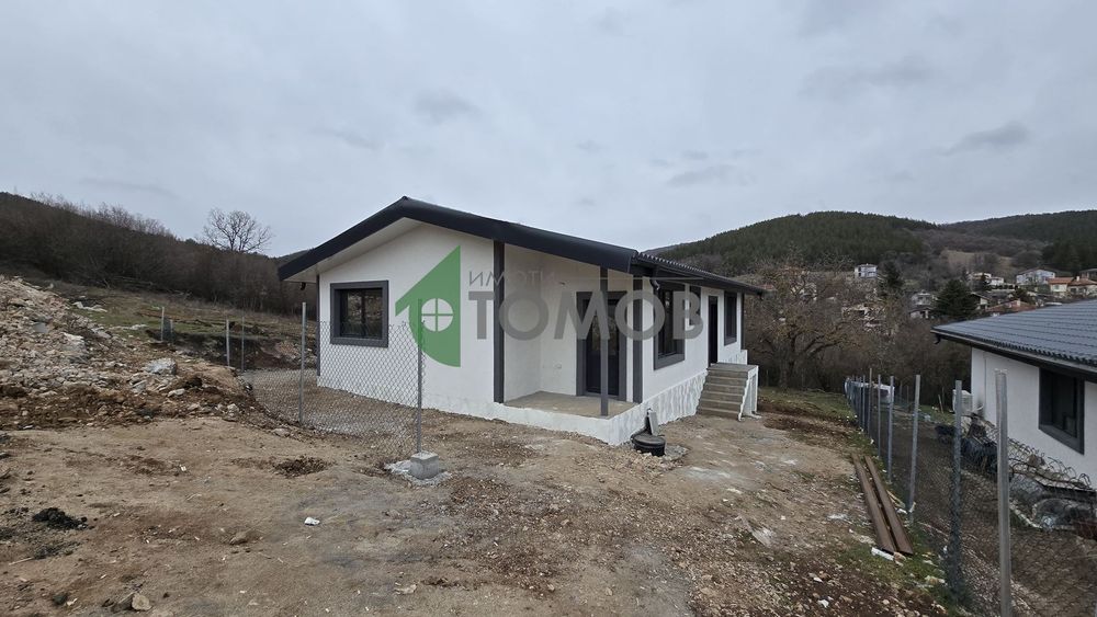 Едноетажна къща с красива гледка в село Борилово