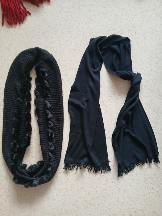 Лот: Дамски зимни шалове