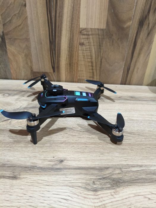 Продам дрон квадрокоптер LU60