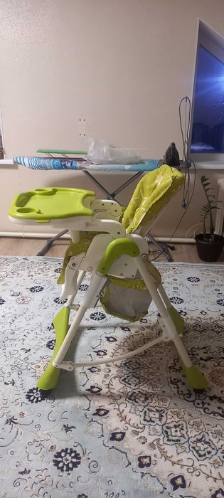 Детский стульчик для кормления