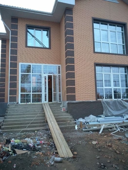 Пластиковые окна дверей