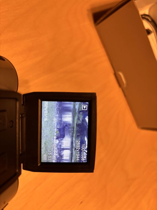 Дигитална камера в бинокъл