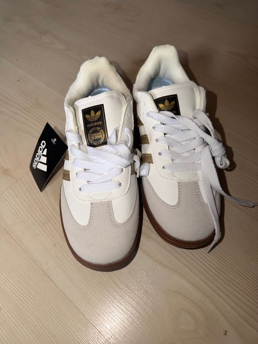 обувки на Adidas
