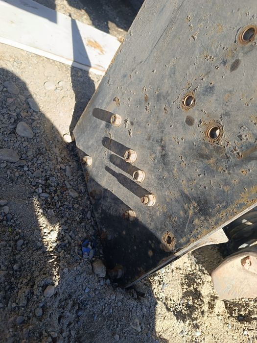 Продам фаркоп состояние нормальное