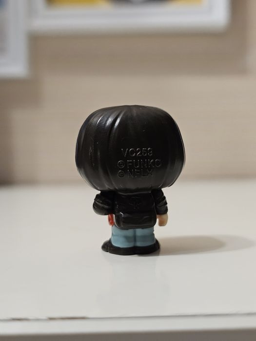 Колекционерски фигурки Kinder joy- Stranger things