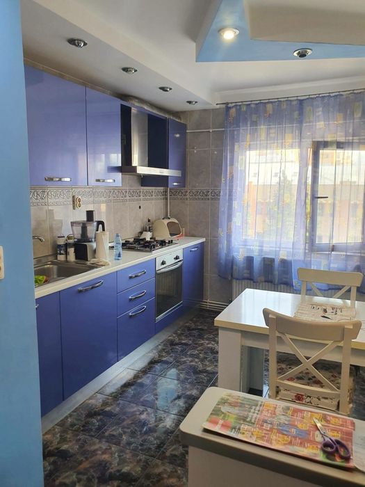 Inchiriez apartament