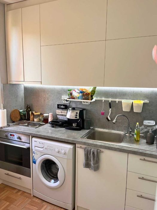 Тристаен апартамент в близост до АУБГ