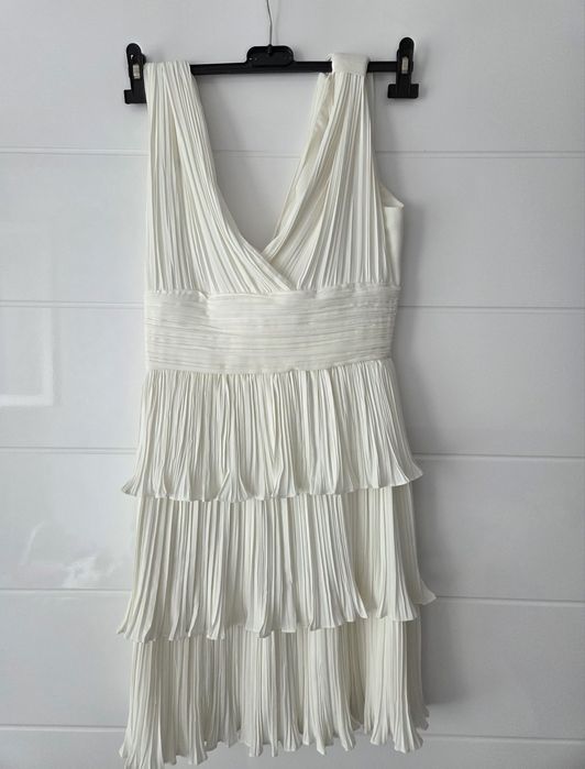 Елегантна бяла рокля, размер 38