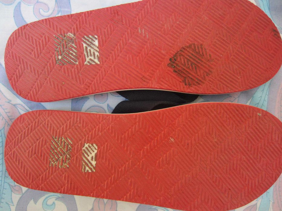 slapi Tommy Hilfiger, masura 45, ca noi