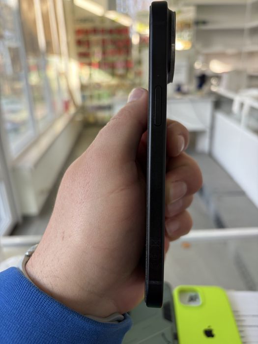 Iphone 15 black 128 GB с гаранция до август 2027