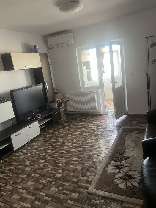 Inchiriez/Vand apartament doua camere