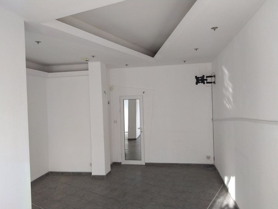 Дава се под наем Магазин в Разград, Център - 30 кв.м за 127500 € - Снимка #5