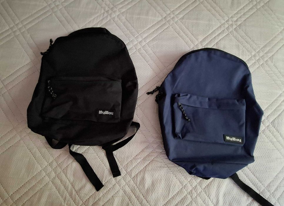 Платнен туристически сак и 2 броя раници за пътуване