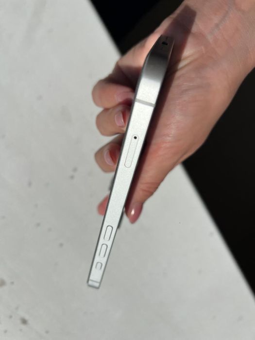 IPhone 16 E, 256 ГБ