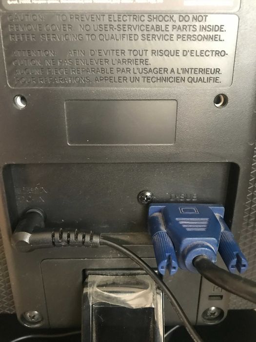 Монитор  LG  22M38A