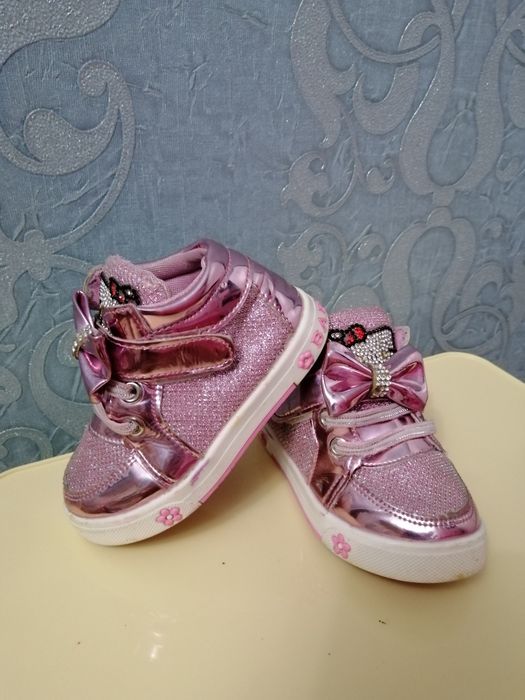 Ботиночки на девочку, размеры 23,18