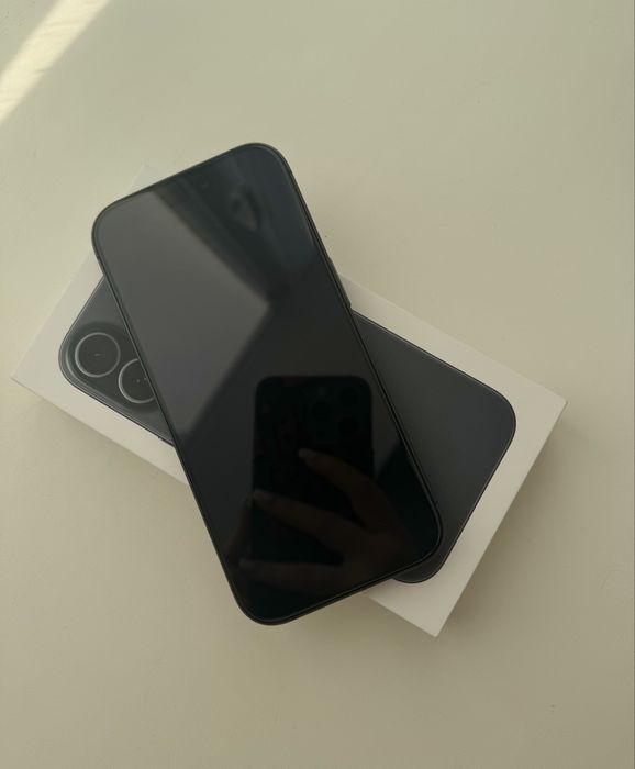 Продам iPhone 17 (256)