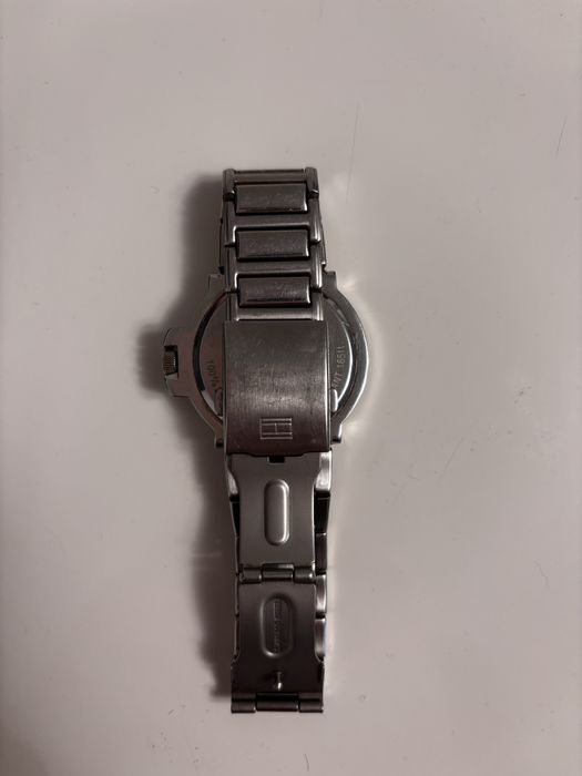 Vand Ceas Tommy Hilfiger barbatesc URGENT/schimb