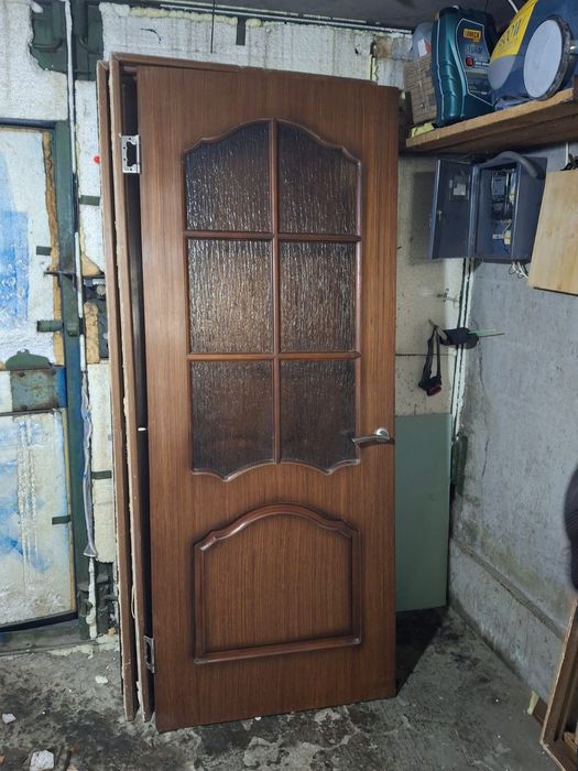 Двери деревянные