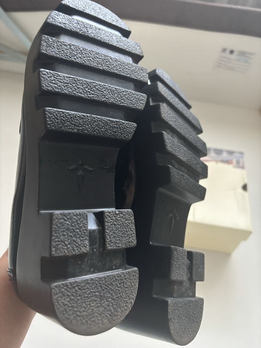 Продам туфли почти новые на девочку