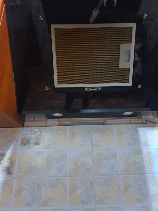 Срочно продам вытяжку сенсорную