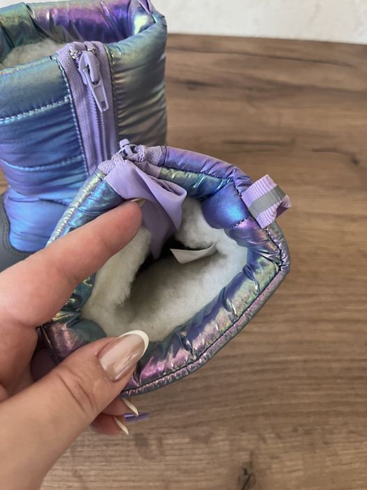 Продам детскую обувь