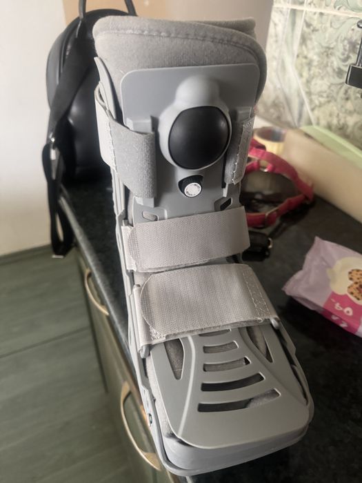 Ортопедичен ботуш