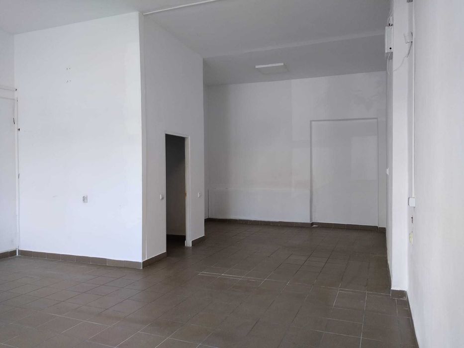 Închiriez spațiu comercial utracentral în Târnăveni
