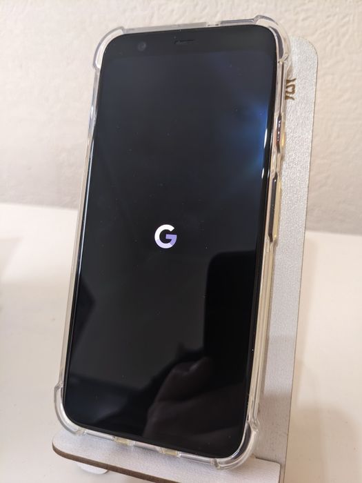 Продам смартфон Google pixel 4 на 128 Гб.