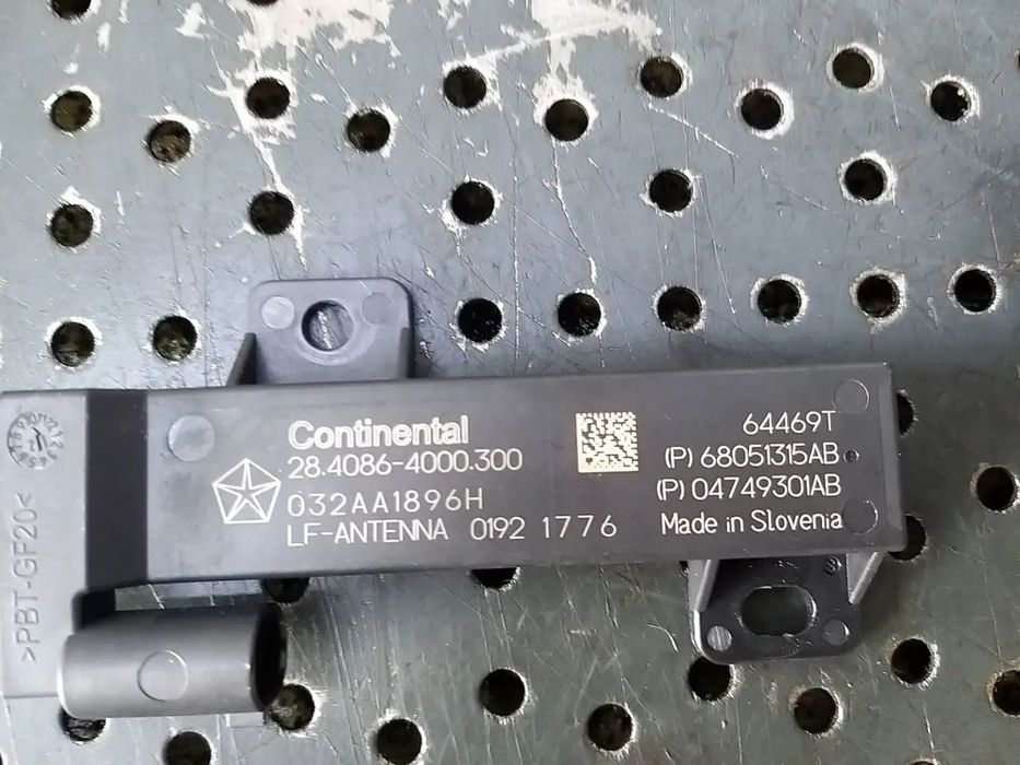 Modul keyless entry usa stanga spate jeep compass 2 2840864000300 68051315ab 04749301ab