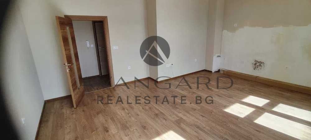 Продава се Двустаен апартамент в Пловдив, Христо Смирненски - 75 кв.м за 1667 €/кв.м - Снимка #1