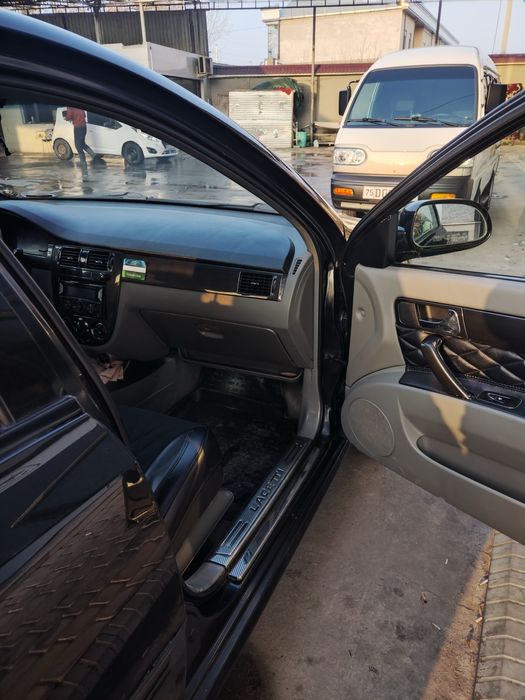 lacetti 1.8 avtomat srochna sotiladi