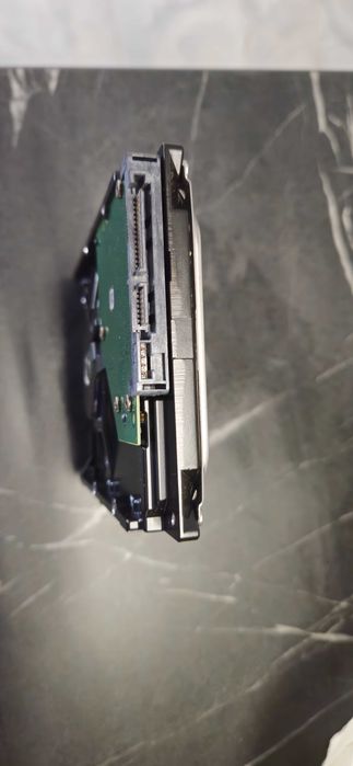 Seagate BarraCuda  1 TB (modelul ST1000DM010).