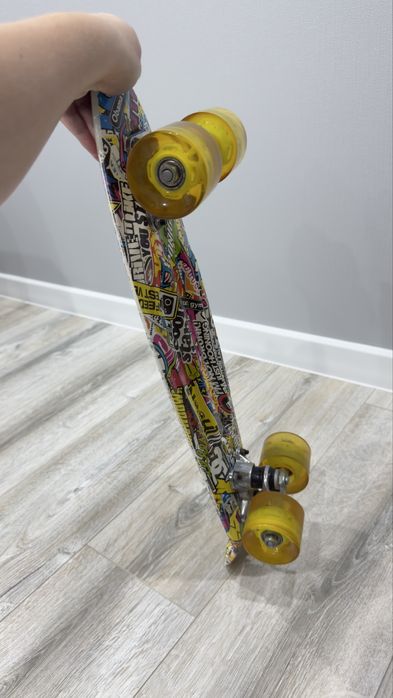 Скейтборд (светятся колеса)