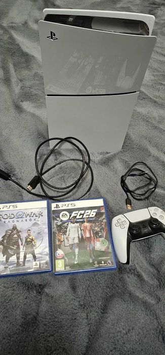 Playstation5, o maneta, doua jocuri