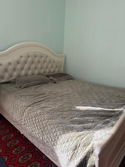 Спальня с тумбы.