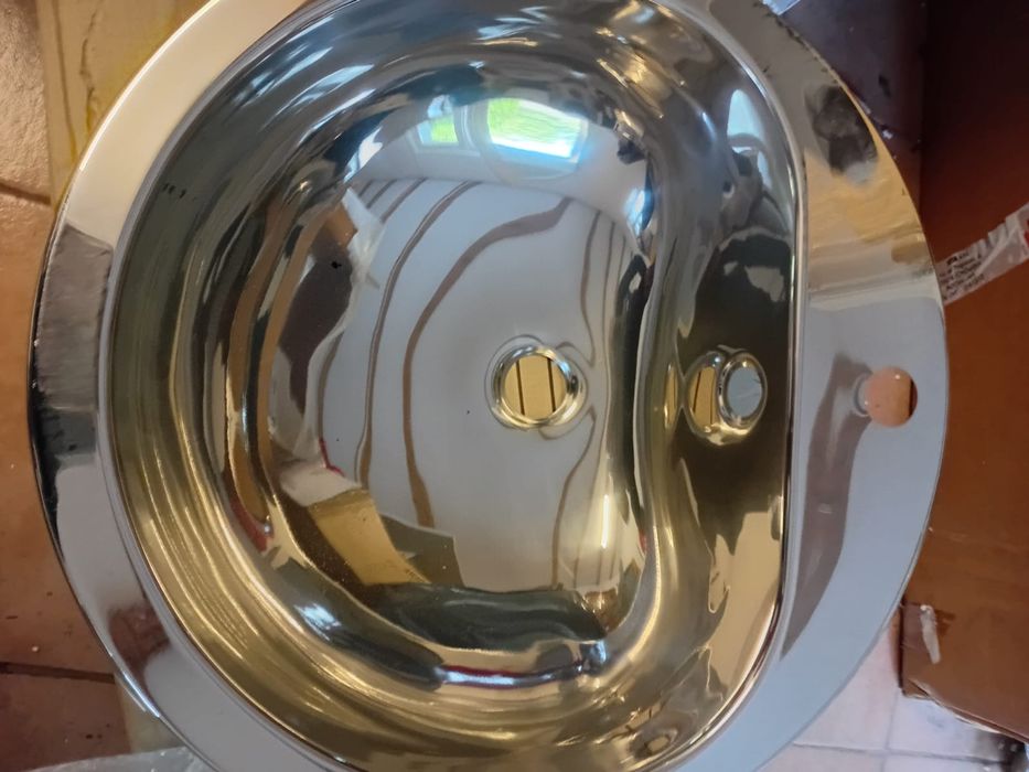 Lavoar din inox si sticla