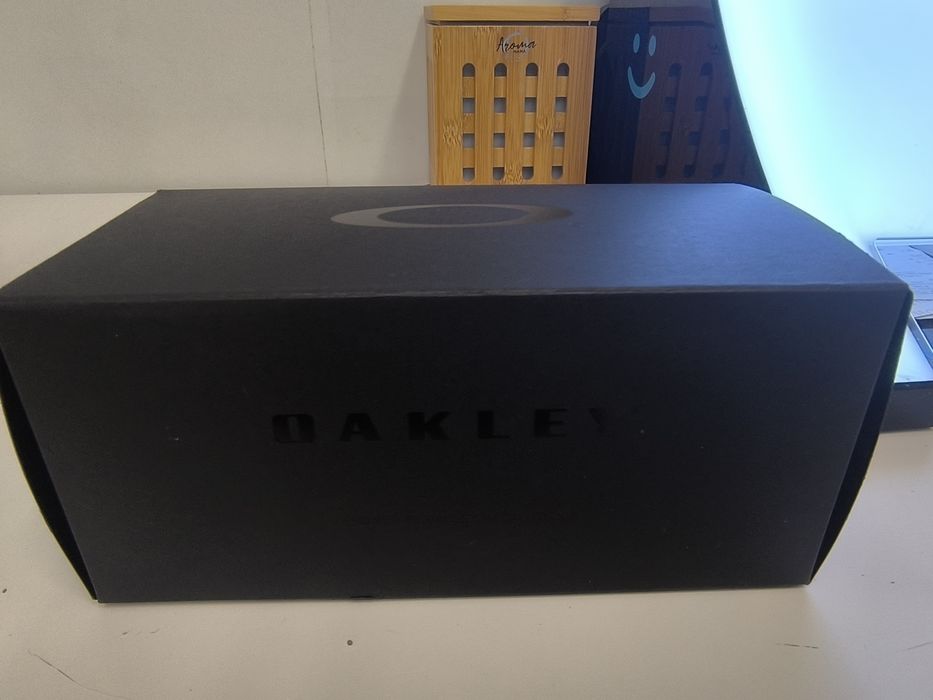 Слънчеви очила Oakley