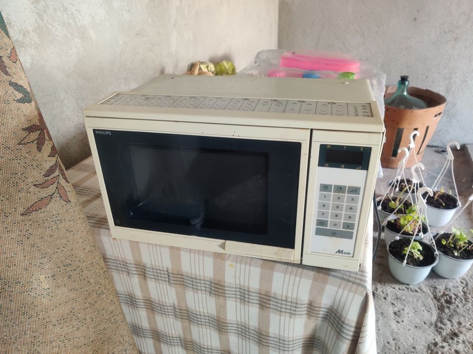 Televizor si microunda de vanzare